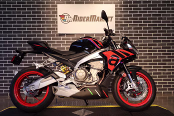 2021 Aprilia Tuono V4 Motorcycle