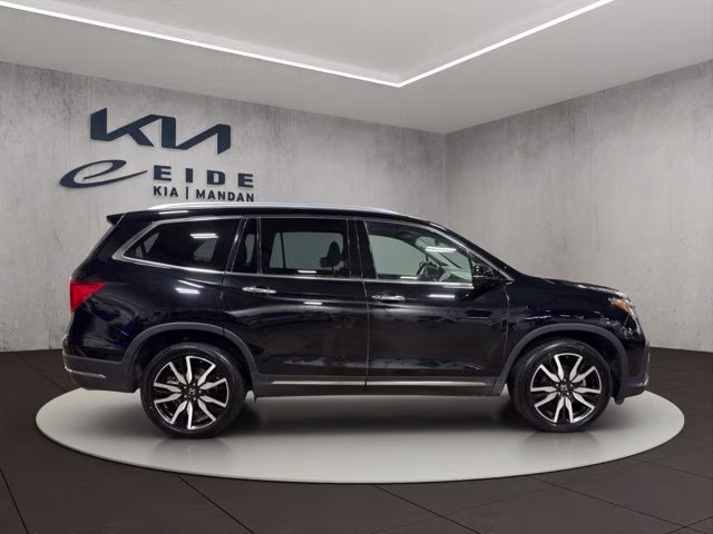 2022 Crystal Black Pearl Honda Pilot Elite AWD SUV