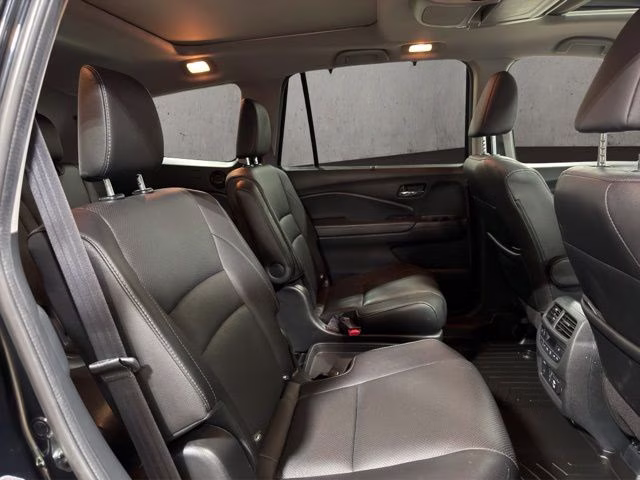 2022 Crystal Black Pearl Honda Pilot Elite AWD SUV