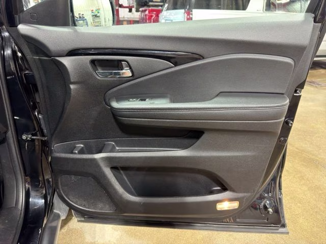 2022 Crystal Black Pearl Honda Pilot Elite AWD SUV