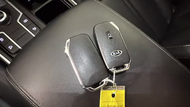 2021 Everlasting Silver Kia Sorento S FWD SUV