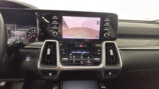 2021 Everlasting Silver Kia Sorento S FWD SUV