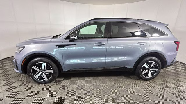 2021 Everlasting Silver Kia Sorento S FWD SUV