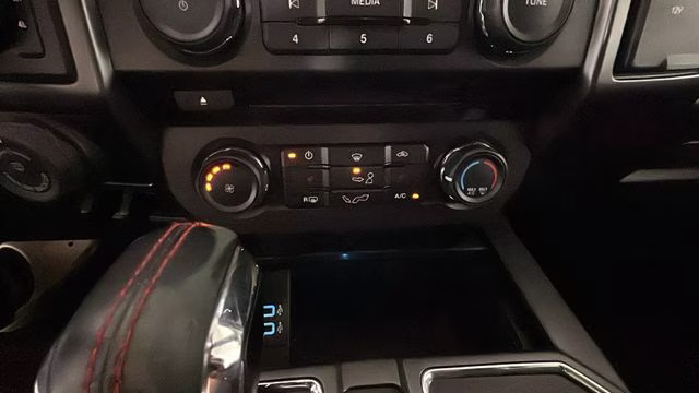2018 Oxford White Ford F-150 XLT 4X4 Truck