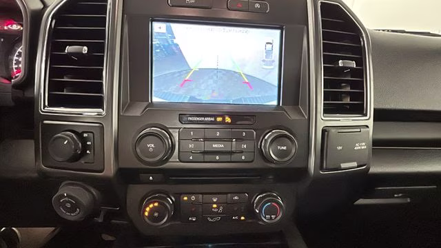 2018 Oxford White Ford F-150 XLT 4X4 Truck