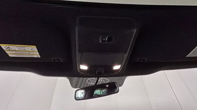 2018 Oxford White Ford F-150 XLT 4X4 Truck