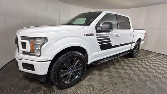 2018 Oxford White Ford F-150 XLT 4X4 Truck