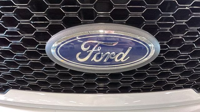 2018 Oxford White Ford F-150 XLT 4X4 Truck