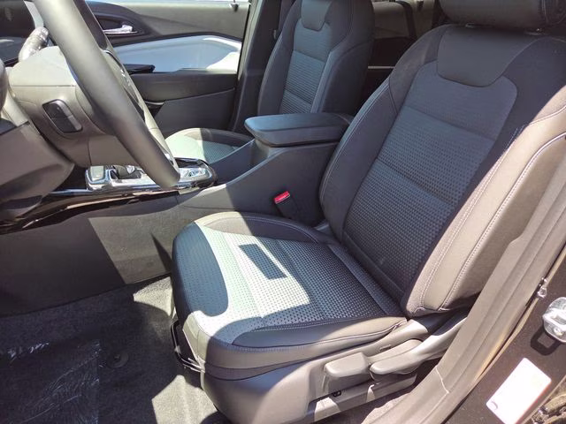 2026 Mosaic Black Metallic Chevrolet Trax LT FWD SUV