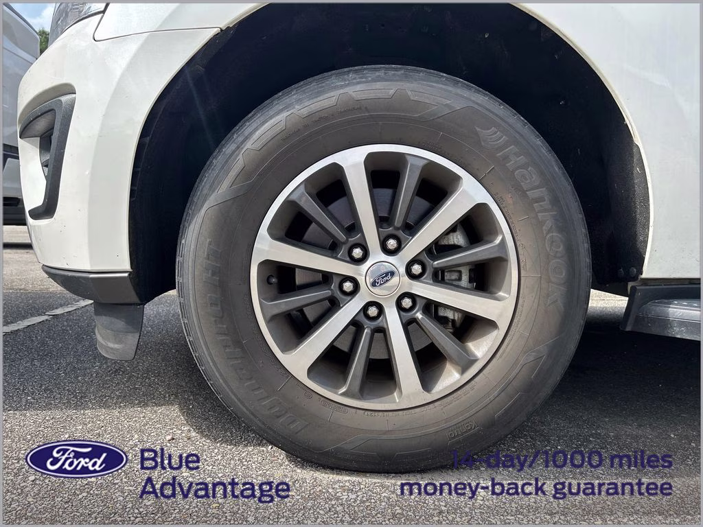 2021 Star White Metallic Tri-Coat Ford Expedition XLT RWD SUV
