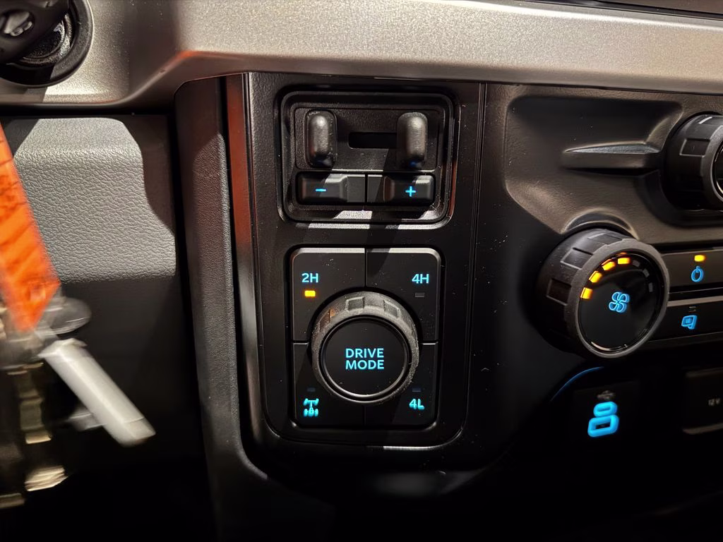 2026 Oxford White Ford Super Duty F-250 SRW XL 4X4 Truck