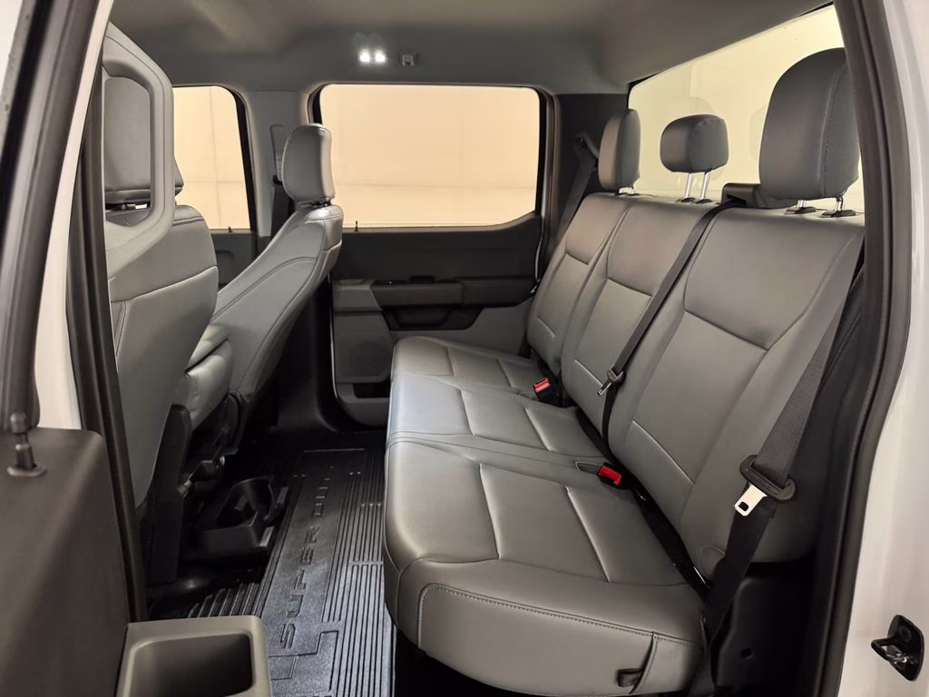 2026 Oxford White Ford Super Duty F-250 SRW XL 4X4 Truck