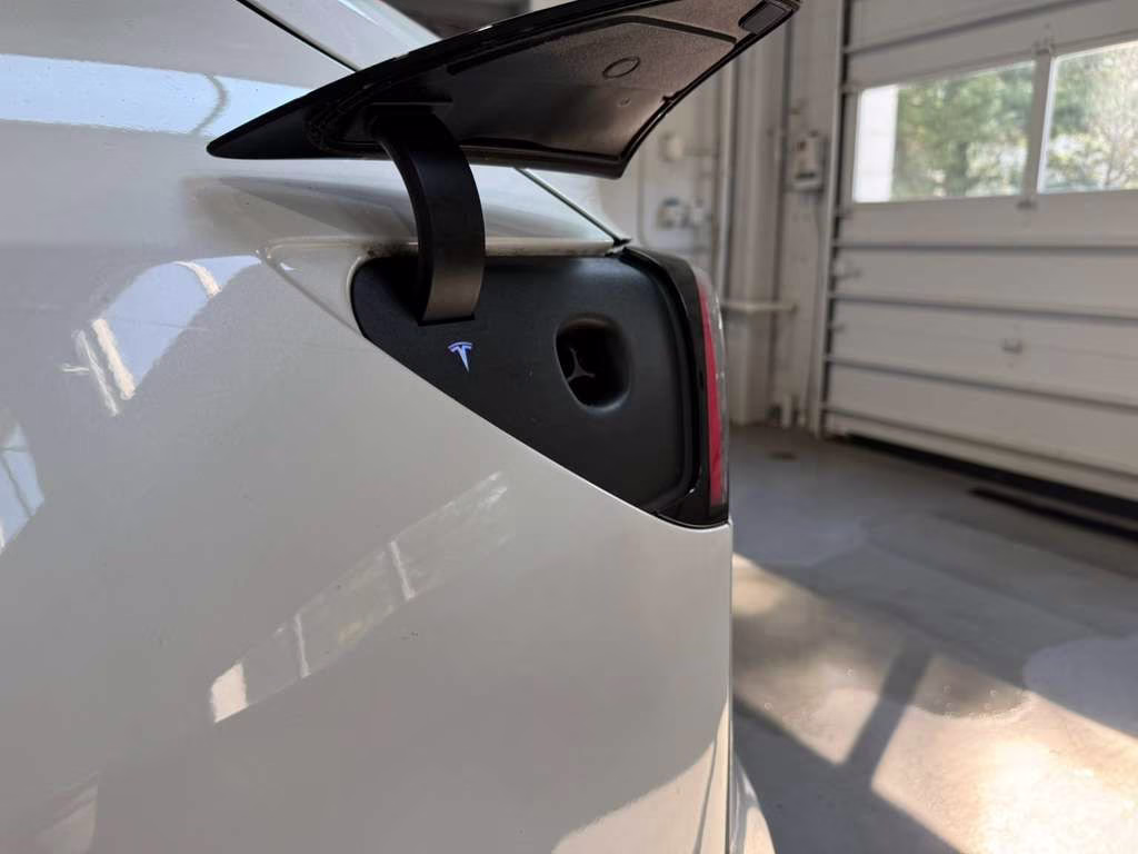 2021 Pearl White Multi-Coat Tesla Model Y Long Range AWD SUV