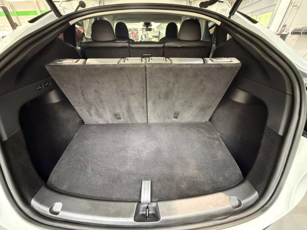 2024 Pearl White Multi-Coat Tesla Model Y Long Range AWD SUV