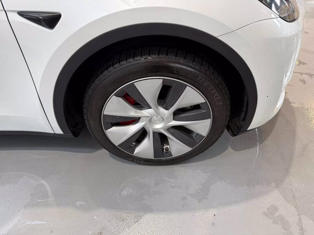 2024 Pearl White Multi-Coat Tesla Model Y Long Range AWD SUV