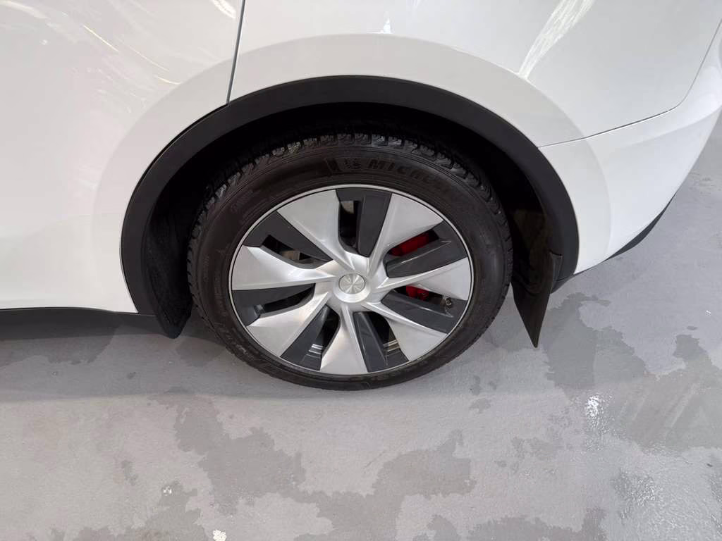 2024 Pearl White Multi-Coat Tesla Model Y Long Range AWD SUV