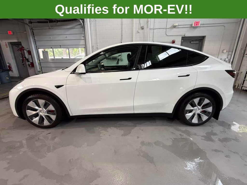2024 Pearl White Multi-Coat Tesla Model Y Long Range AWD SUV
