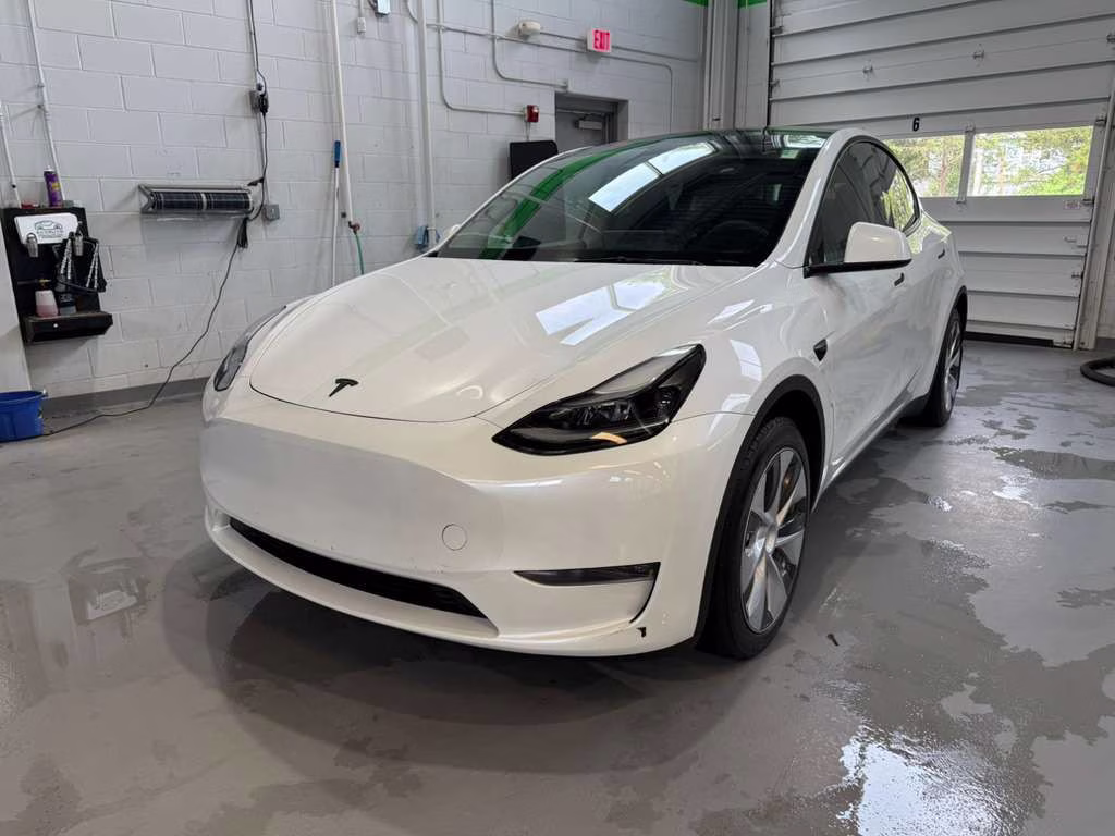 2024 Pearl White Multi-Coat Tesla Model Y Long Range AWD SUV