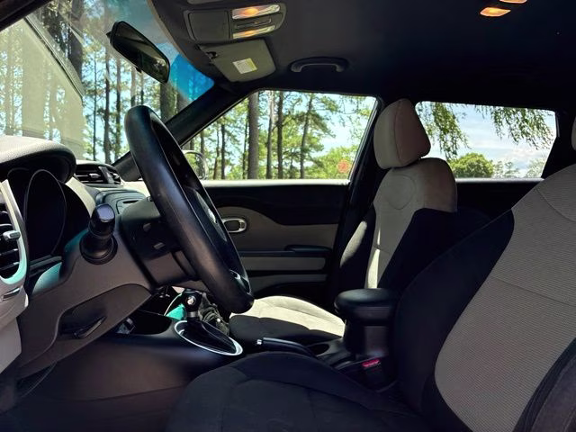 2018 Bright Silver Kia Soul Base FWD Hatchback