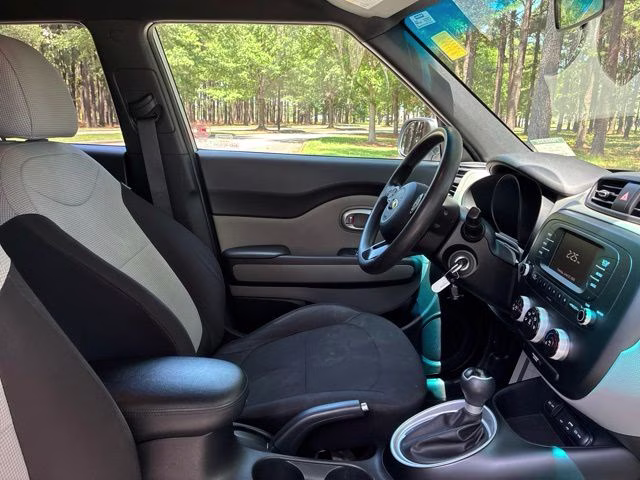 2018 Bright Silver Kia Soul Base FWD Hatchback