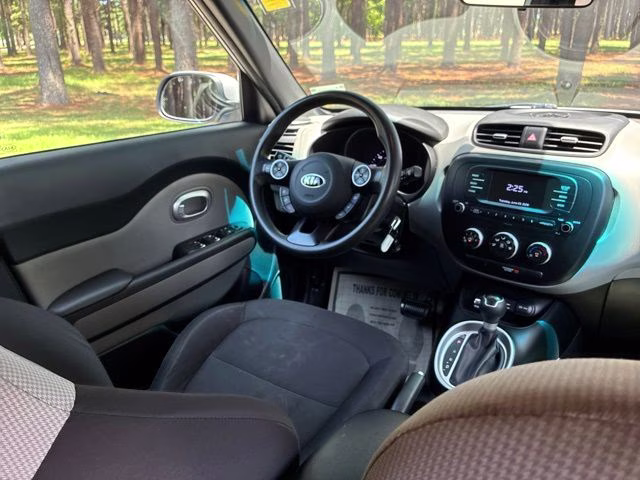 2018 Bright Silver Kia Soul Base FWD Hatchback