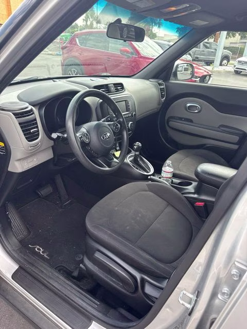 2018 Bright Silver Kia Soul Base FWD Hatchback