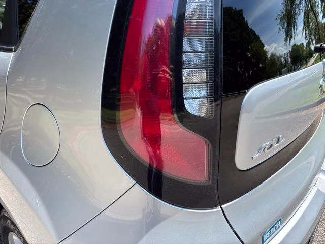 2018 Bright Silver Kia Soul Base FWD Hatchback