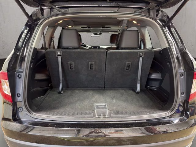 2022 Crystal Black Pearl Honda Pilot Elite AWD SUV