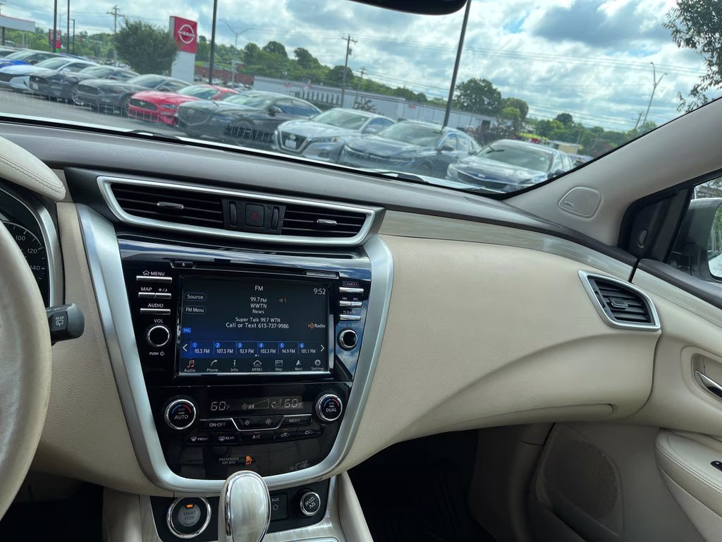 2018 Pearl White Nissan Murano Platinum FWD SUV