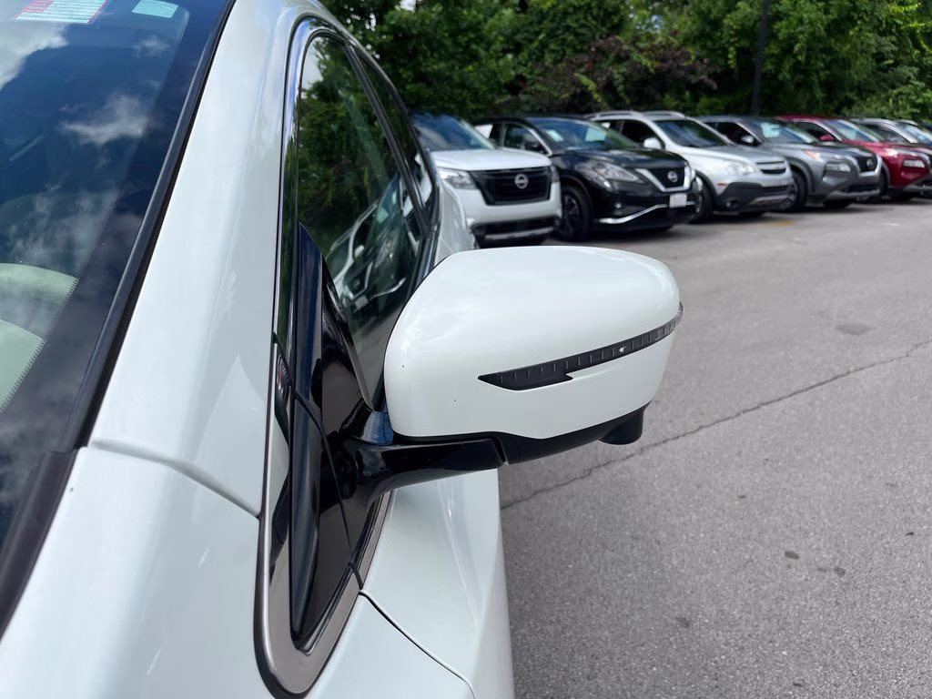 2018 Pearl White Nissan Murano Platinum FWD SUV