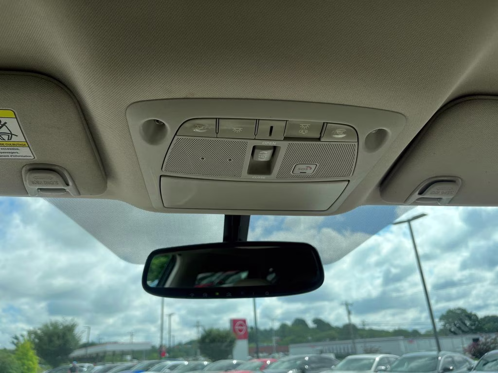 2018 Pearl White Nissan Murano Platinum FWD SUV