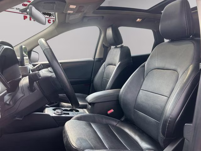 2020 Black Metallic Ford Escape Hybrid Titanium FWD SUV