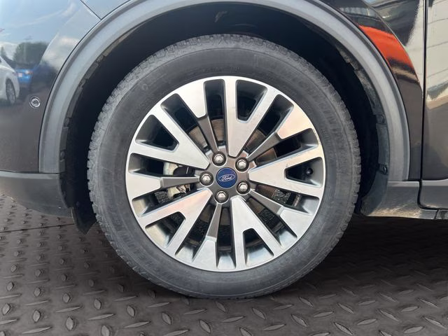 2020 Black Metallic Ford Escape Hybrid Titanium FWD SUV