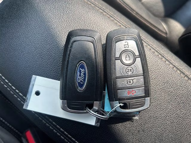 2020 Black Metallic Ford Escape Hybrid Titanium FWD SUV