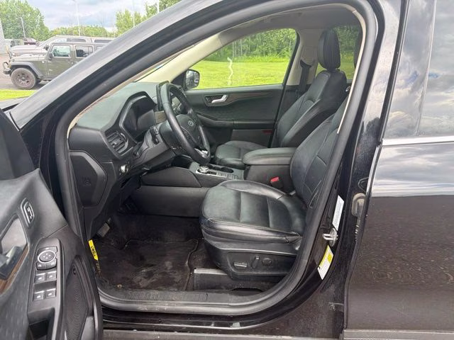 2020 Black Metallic Ford Escape Hybrid Titanium FWD SUV