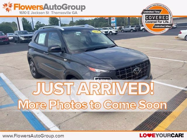 2024 Ecotronic Gray Hyundai Venue Limited SUV