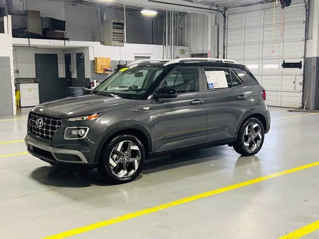 2024 Ecotronic Gray Hyundai Venue Limited FWD SUV