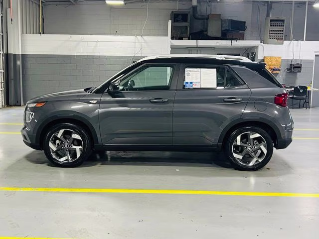 2024 Ecotronic Gray Hyundai Venue Limited FWD SUV