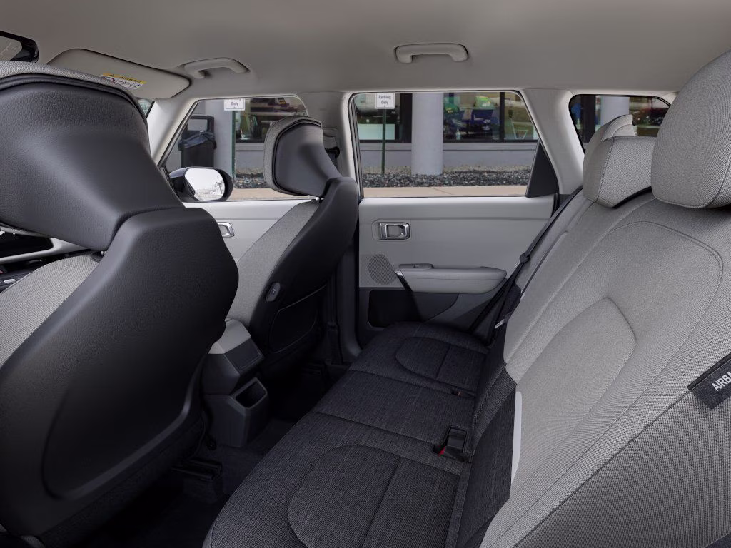 2027 Ivory Silver Kia Seltos S AWD SUV