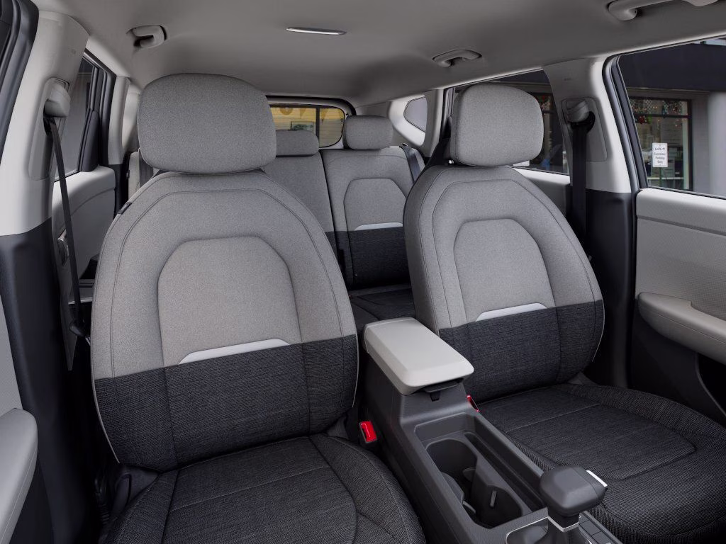 2027 Ivory Silver Kia Seltos S AWD SUV