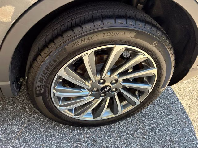 2025 Gray Metallic Lincoln Corsair Reserve AWD SUV