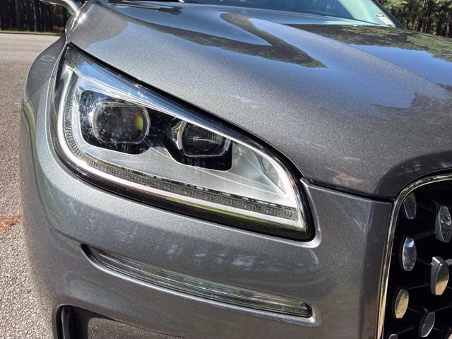 2025 Gray Metallic Lincoln Corsair Reserve AWD SUV