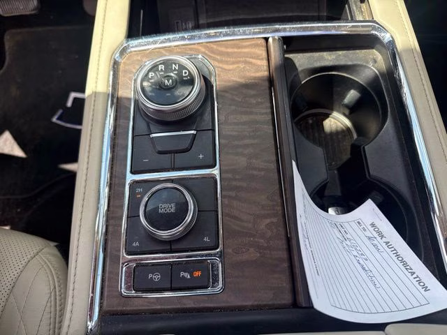 2021 White Ford Expedition Platinum 4X4 SUV