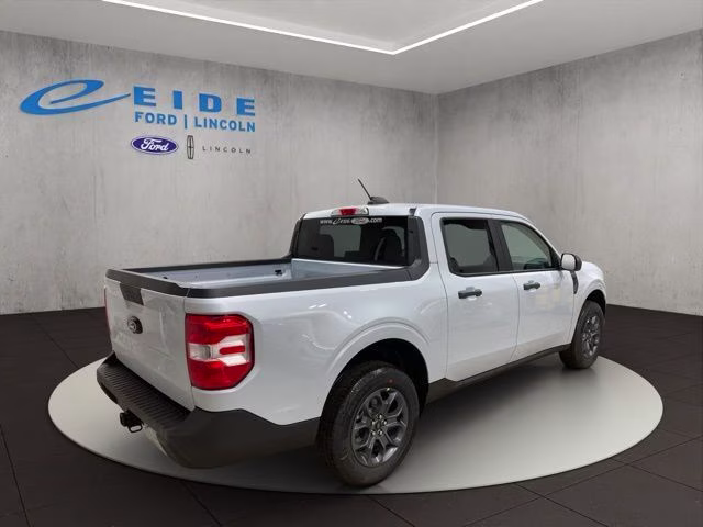 2026 Space White Metallic Ford Maverick XLT AWD Truck