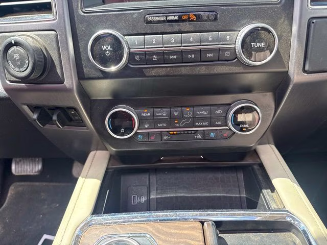 2021 White Ford Expedition Platinum 4X4 SUV