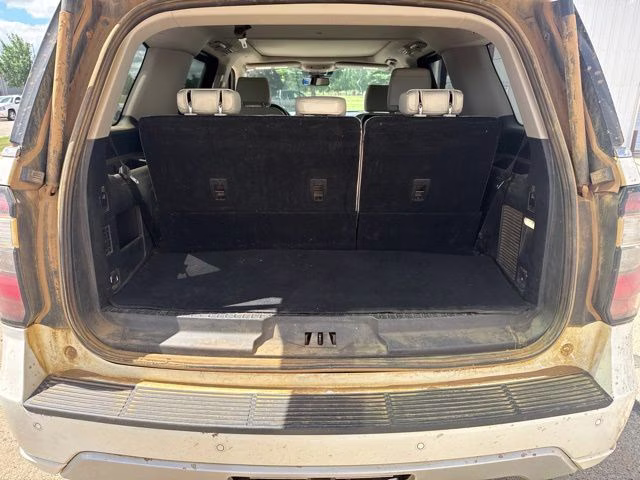 2021 White Ford Expedition Platinum 4X4 SUV