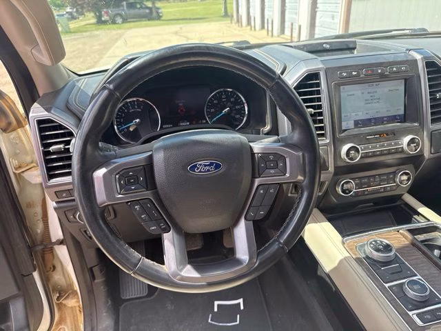 2021 White Ford Expedition Platinum 4X4 SUV