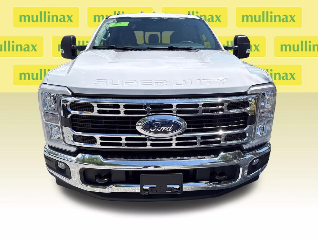 2026 Oxford White Ford Super Duty F-350 DRW XL RWD Chassis