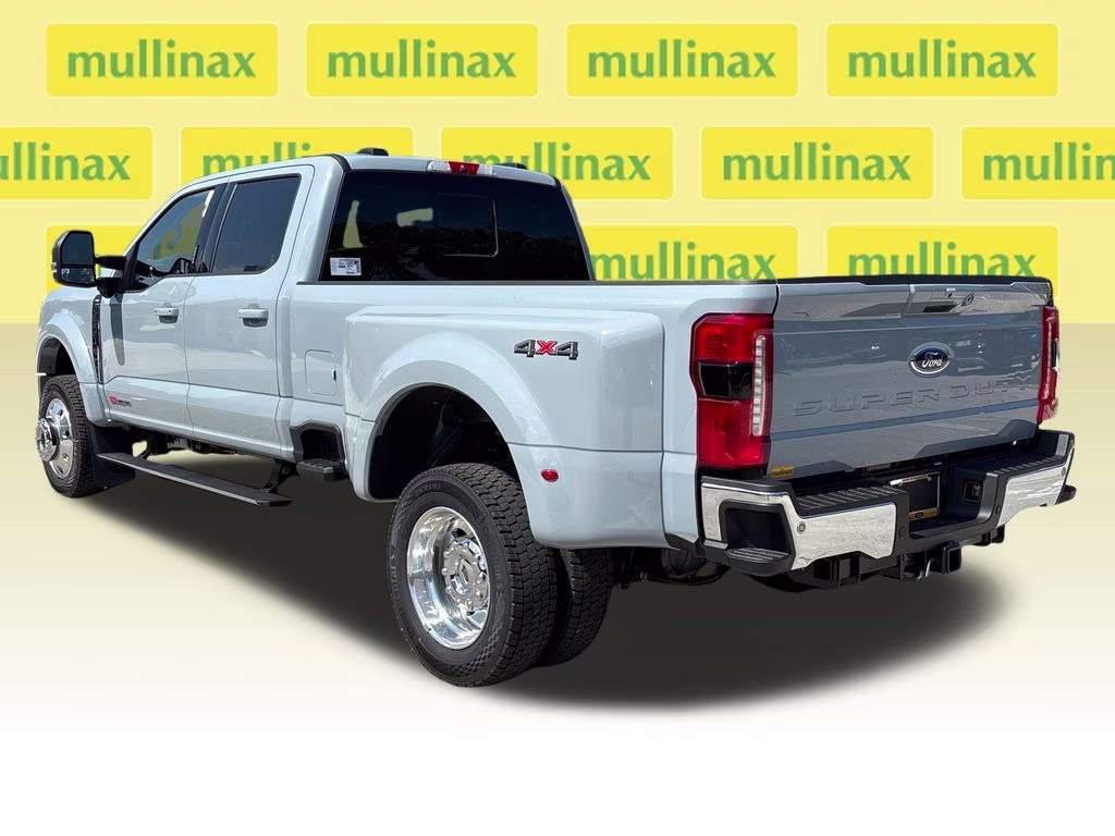 2026 Gray Metallic Ford Super Duty F-450 DRW Lariat 4X4 Truck