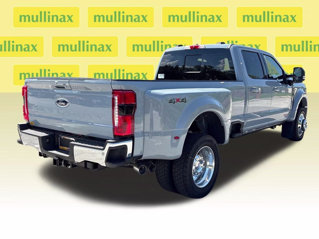 2026 Gray Metallic Ford Super Duty F-450 DRW Lariat 4X4 Truck